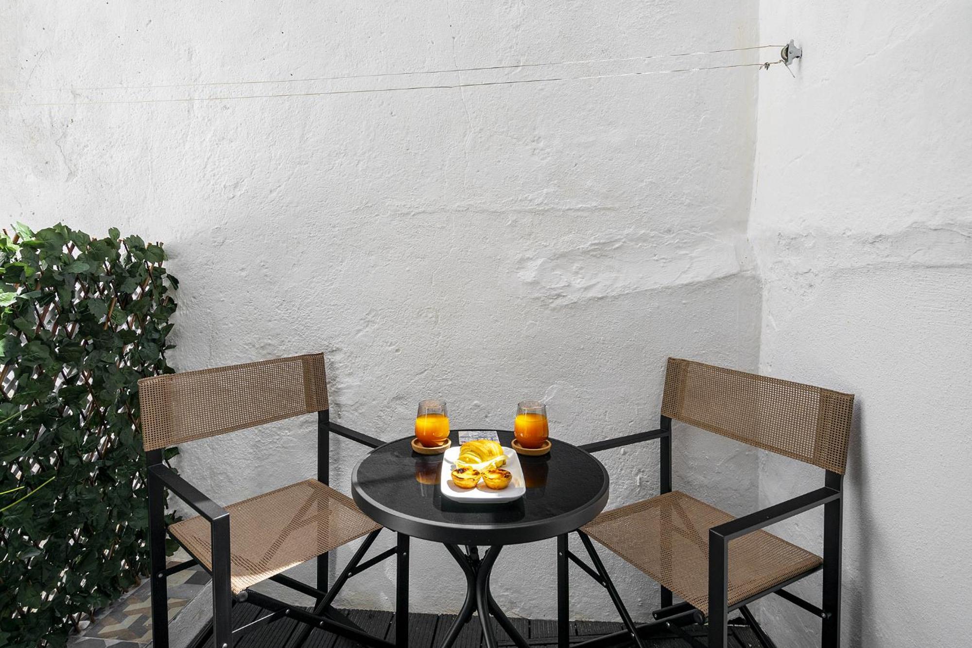 Whome Stylish Family Residence In The Heart Of Chiado Lisboa Exterior foto